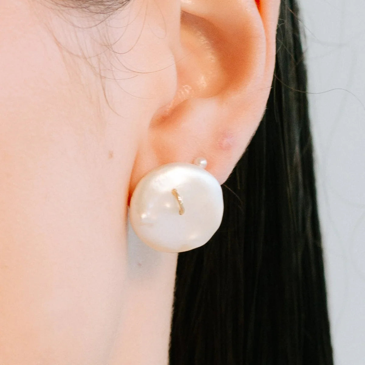 BUTTON EARRING