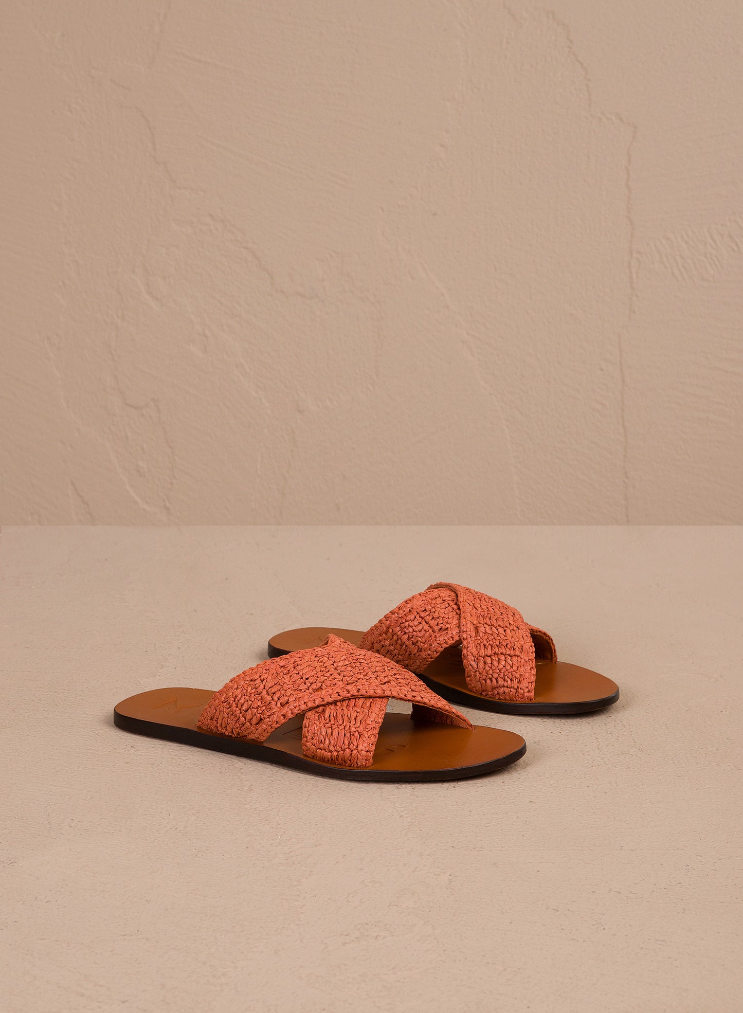 CROSSBAND LEATHER SANDALS RAFFIA