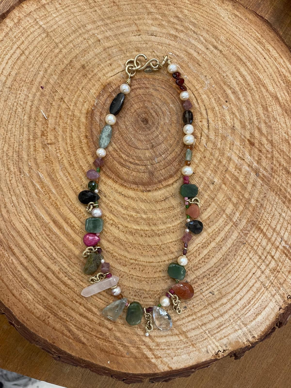 MAJO BUGANVILLA NECKLACE